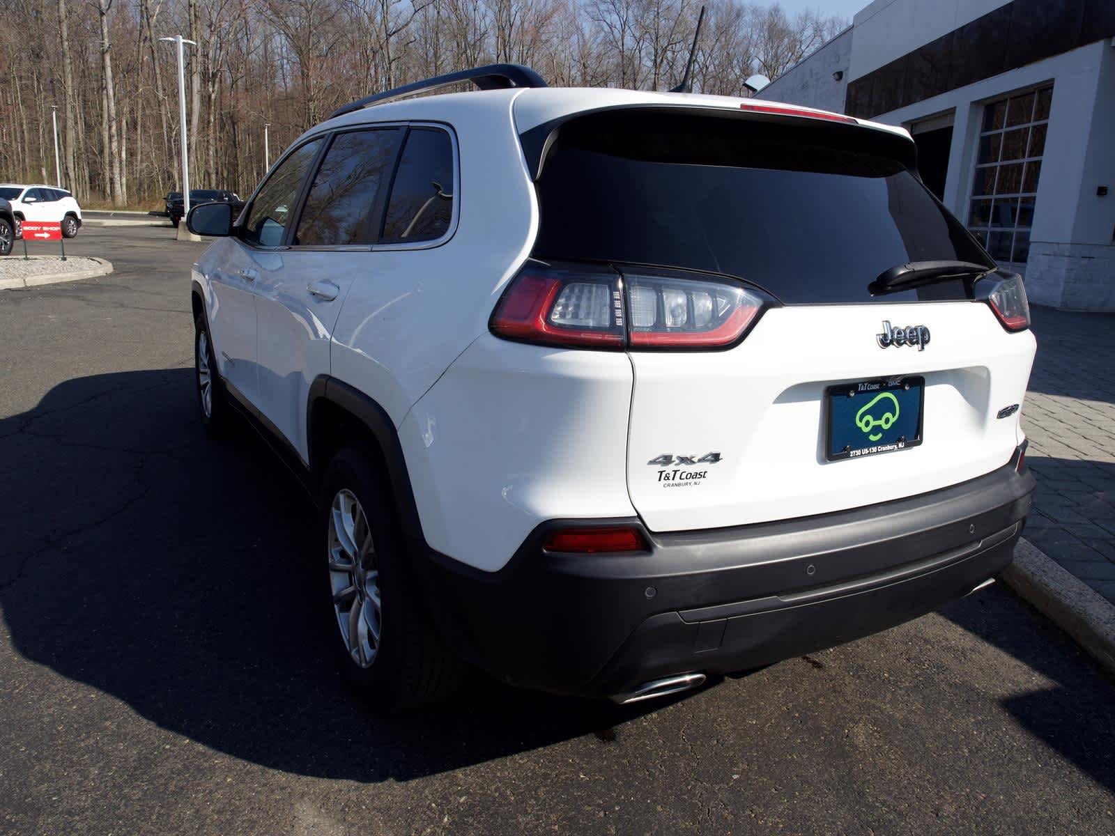 Used 2022 White Jeep Latitude Lux 4x4 image 8