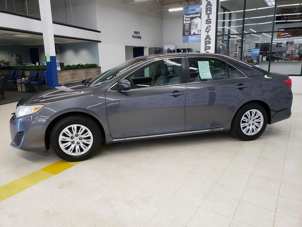 Used 2013 Magnetic Gray Metallic Toyota LE image 4