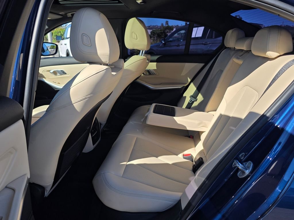 2023 BMW 3 Series 330i - Photo 17