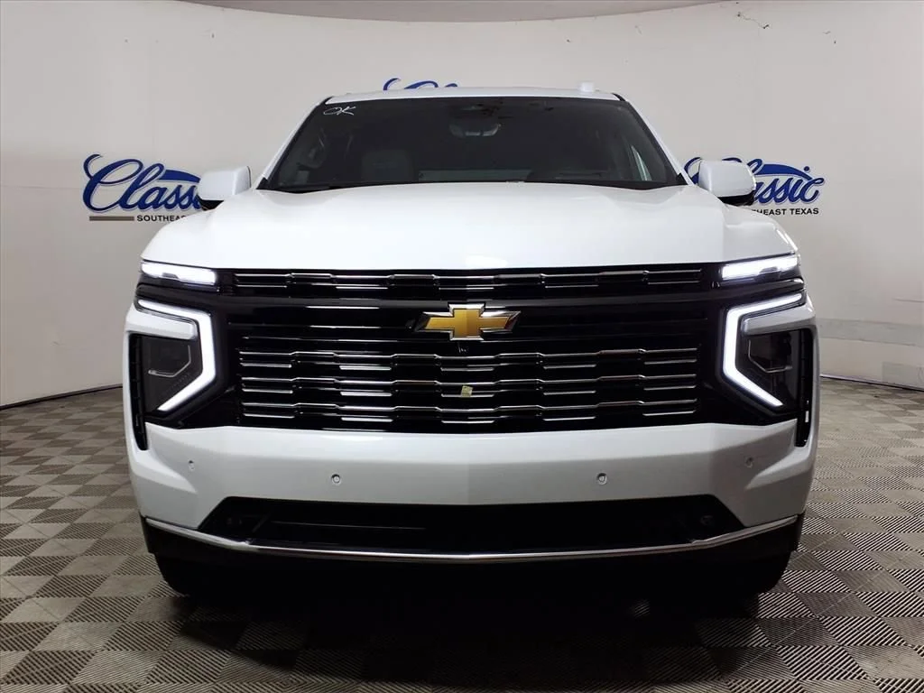 New 2026 Polar White Tricoat Chevrolet High Country image 3