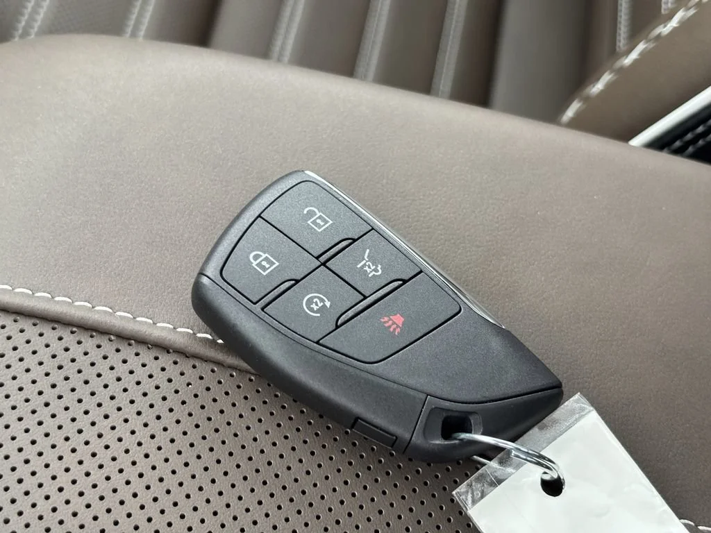 2026 GMC Acadia Denali Ultimate - Photo 27