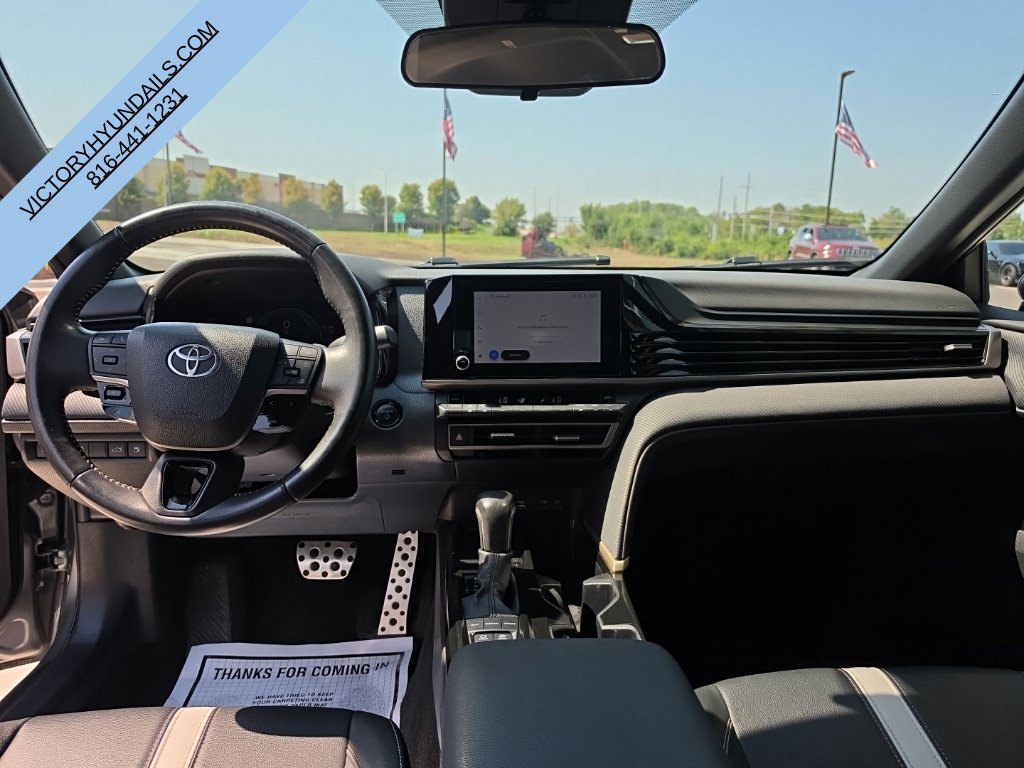 Used 2025  Toyota SE image 27
