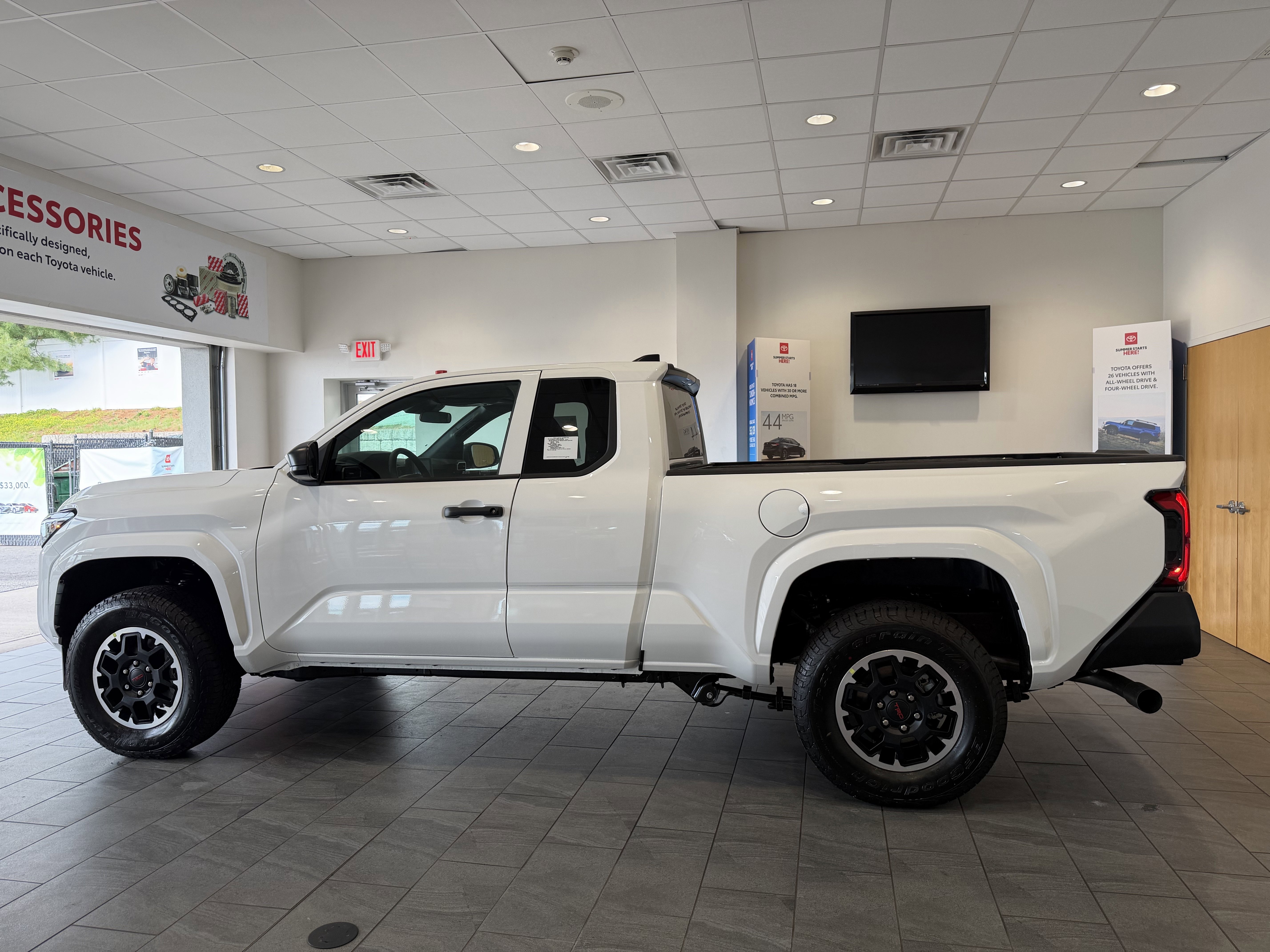 2026 Toyota Tacoma SR - Photo 48