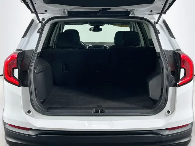 Used 2023 White GMC SLE image 25