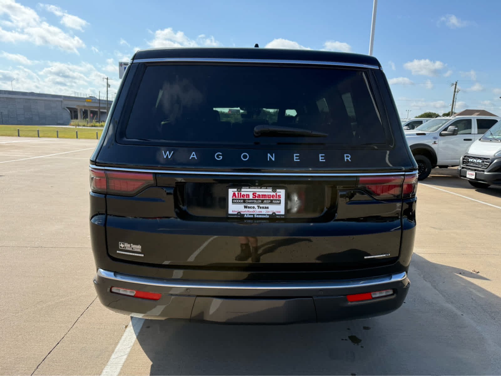 Certified Used 2022 Diamond Black Crystal Pearlcoat Jeep Series III image 7