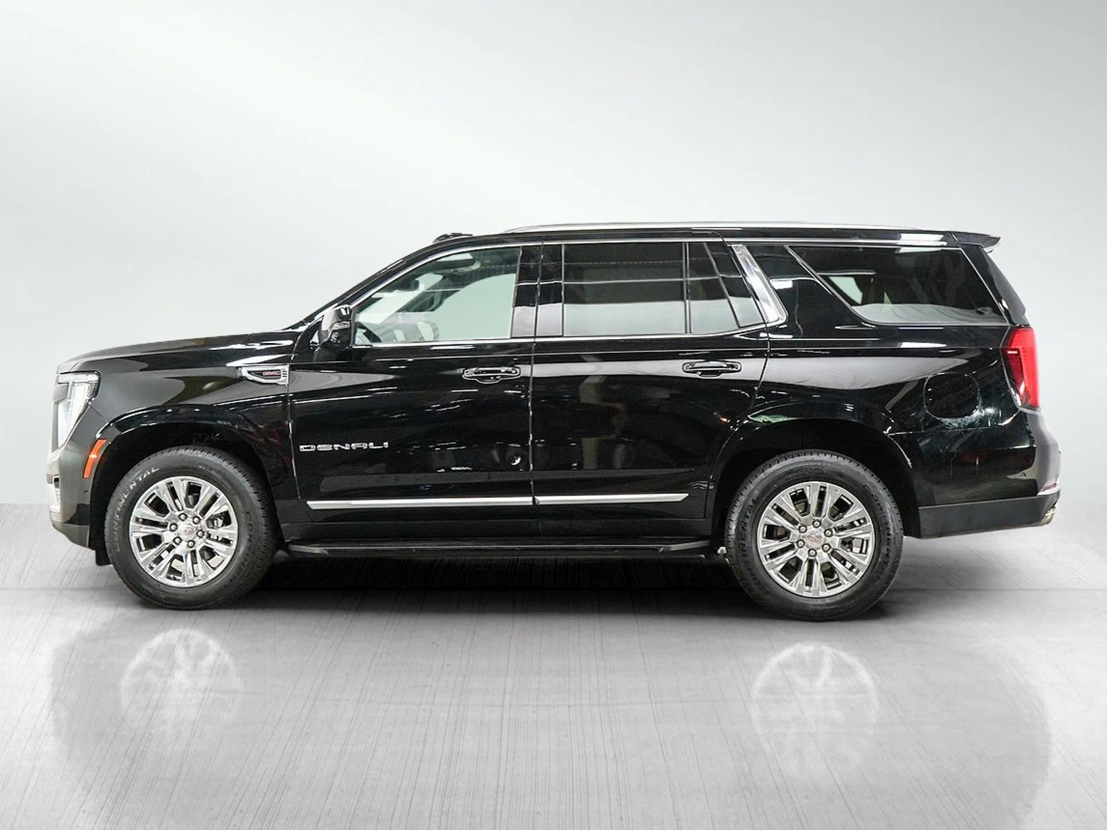 Used 2025 GMC Yukon Denali with VIN 1GKS2DRL2SR242458 for sale in Wayzata, Minnesota