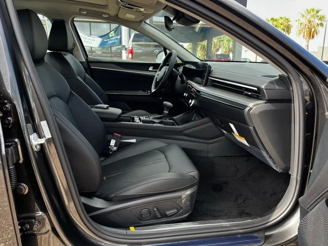 2025 Kia K5 EX - Photo 23