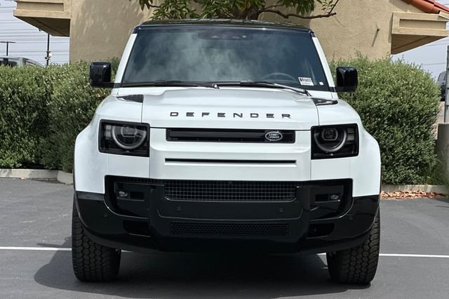 New 2026 Fuji White Land Rover X-Dynamic SE image 8