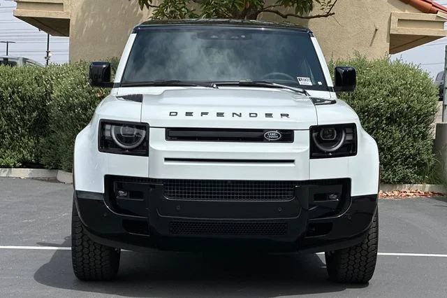 New 2026 Fuji White Land Rover X-Dynamic SE image 8