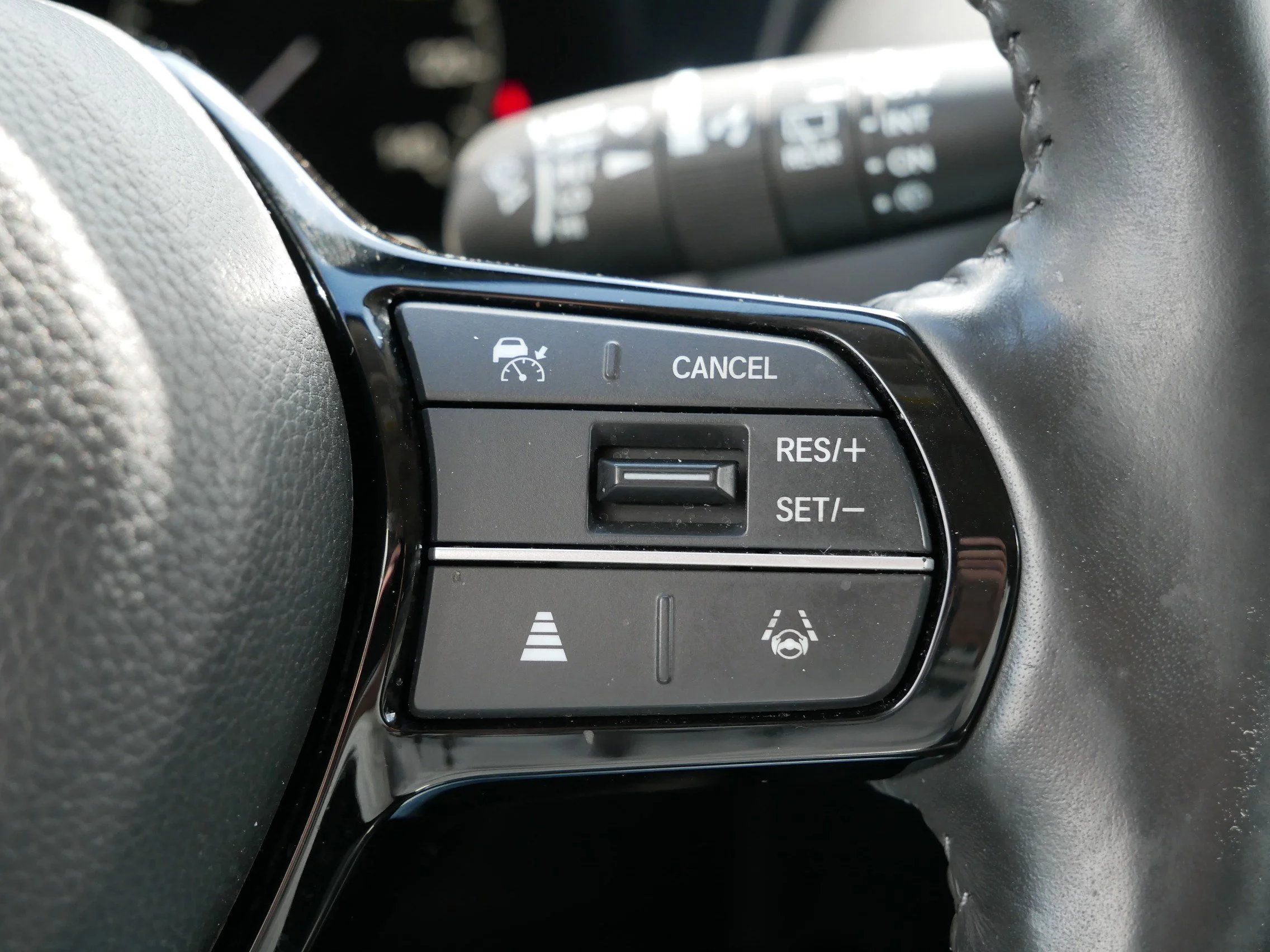 Certified Used 2024 Platinum White Pearl Honda EX-L image 30