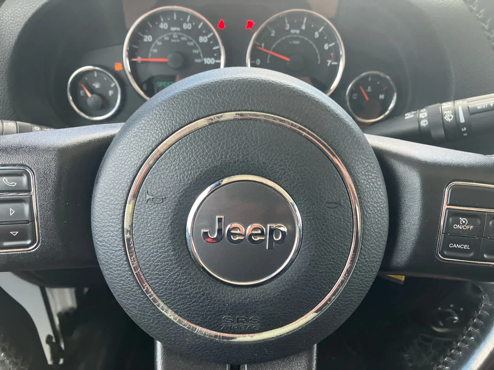 Used 2016 Bright White Clearcoat Jeep Sport image 13