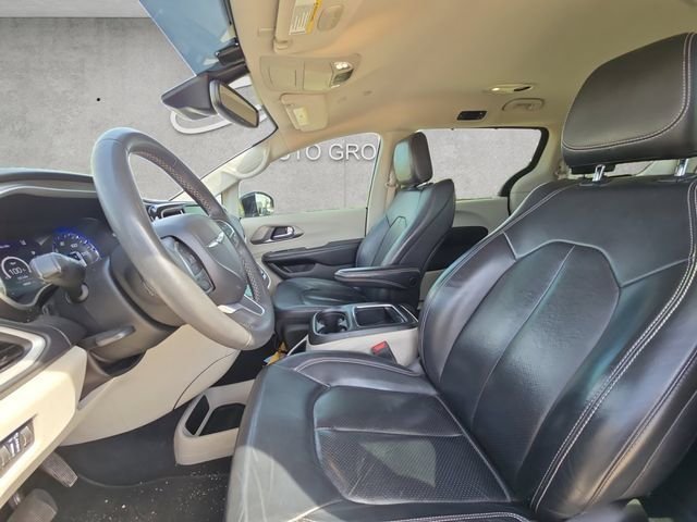 Used 2022 Black Chrysler Touring L image 19