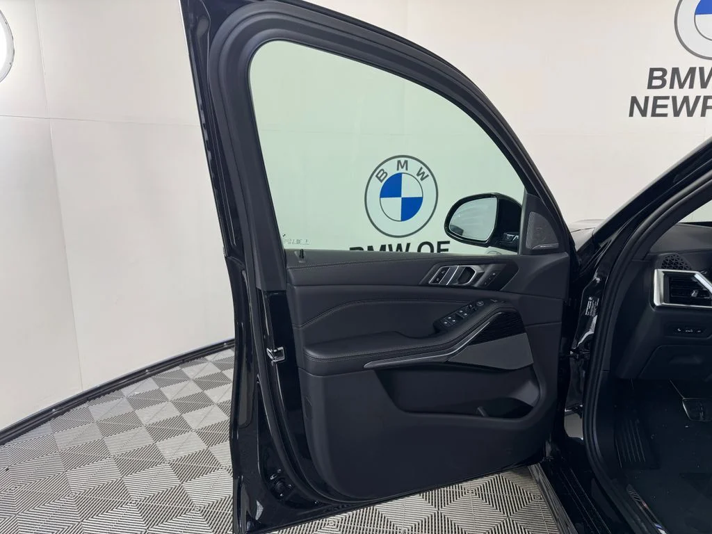 New 2026 Black Sapphire Metallic BMW xDrive40i image 16