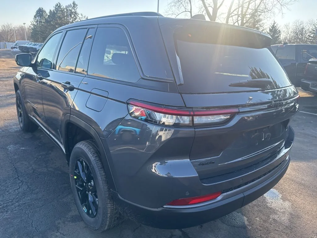2026 Jeep Grand Cherokee Laredo - Photo 6