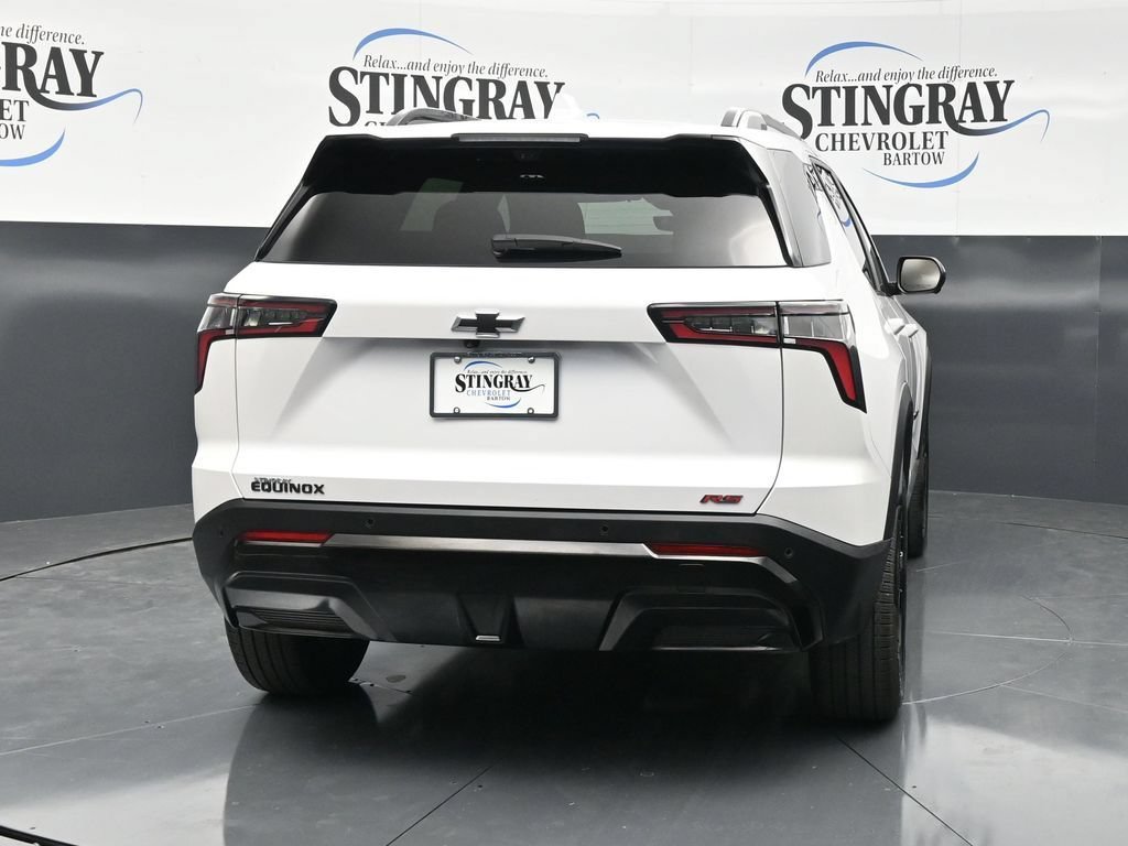 Certified Used 2025 Iridescent Pearl Tricoat Chevrolet RS image 8