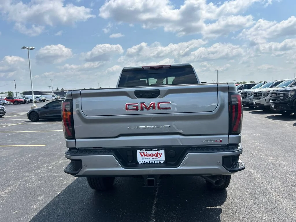 2026 GMC Sierra 2500HD AT4 - Photo 9