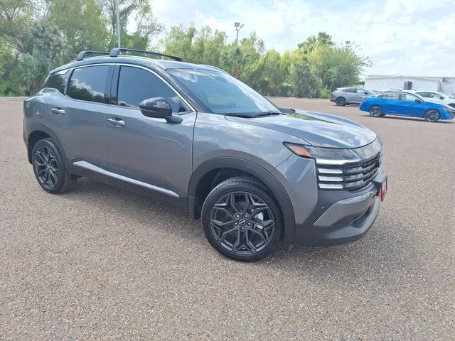 2025 Nissan Kicks SR