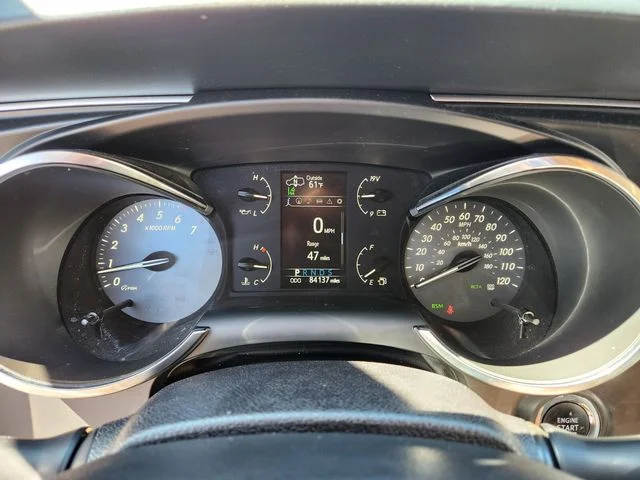 Used 2021 White Toyota Platinum image 41