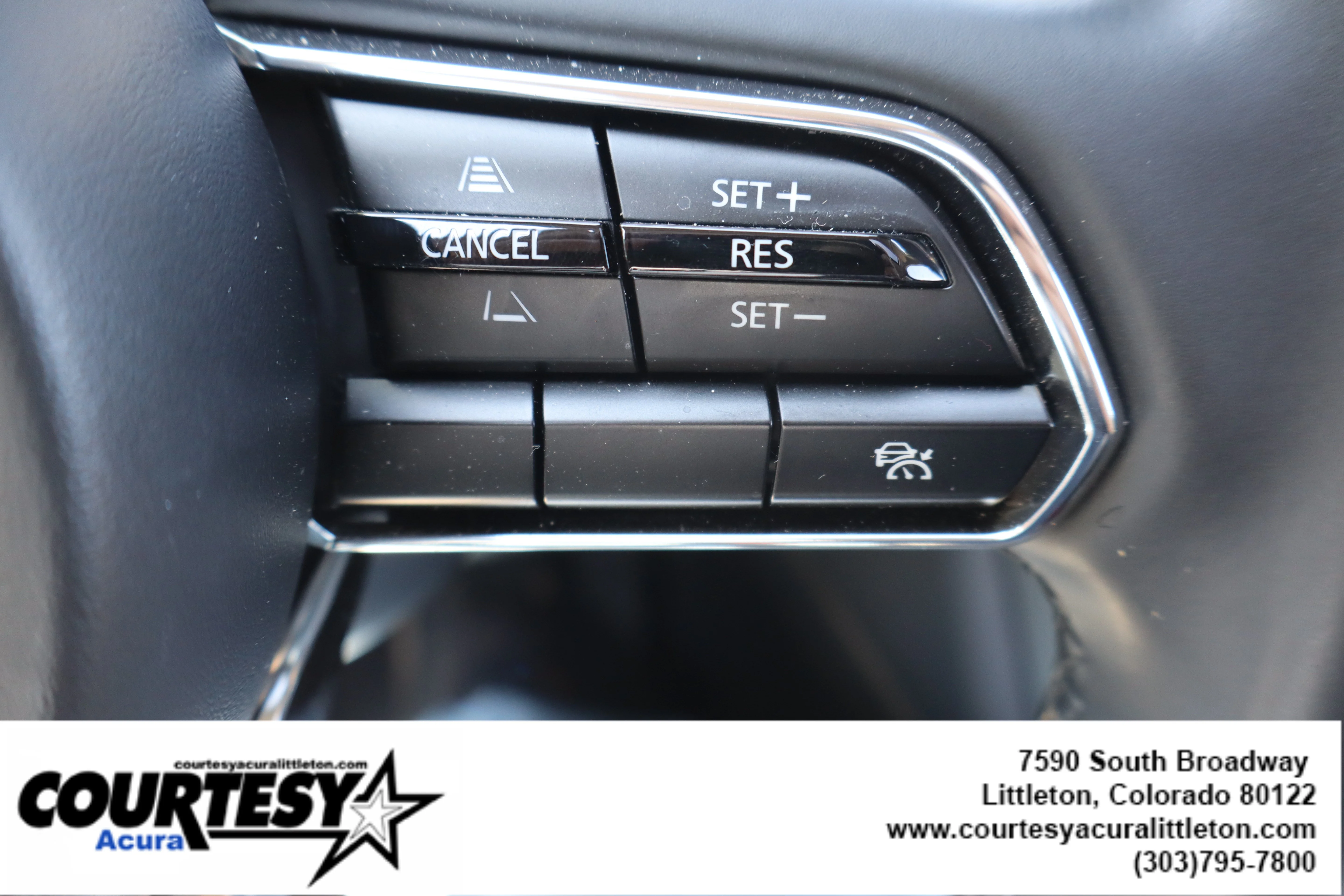 Used 2024 Platinum Quartz Mazda Preferred image 12