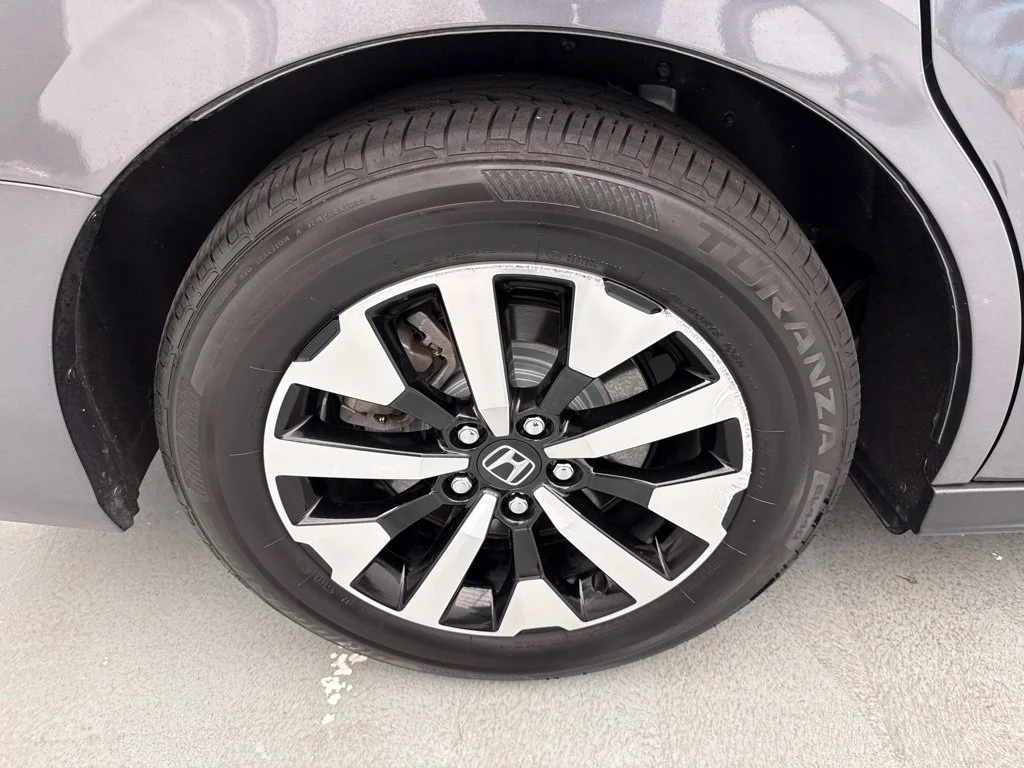 2025 Honda Odyssey EX-L Minivan Slide 11