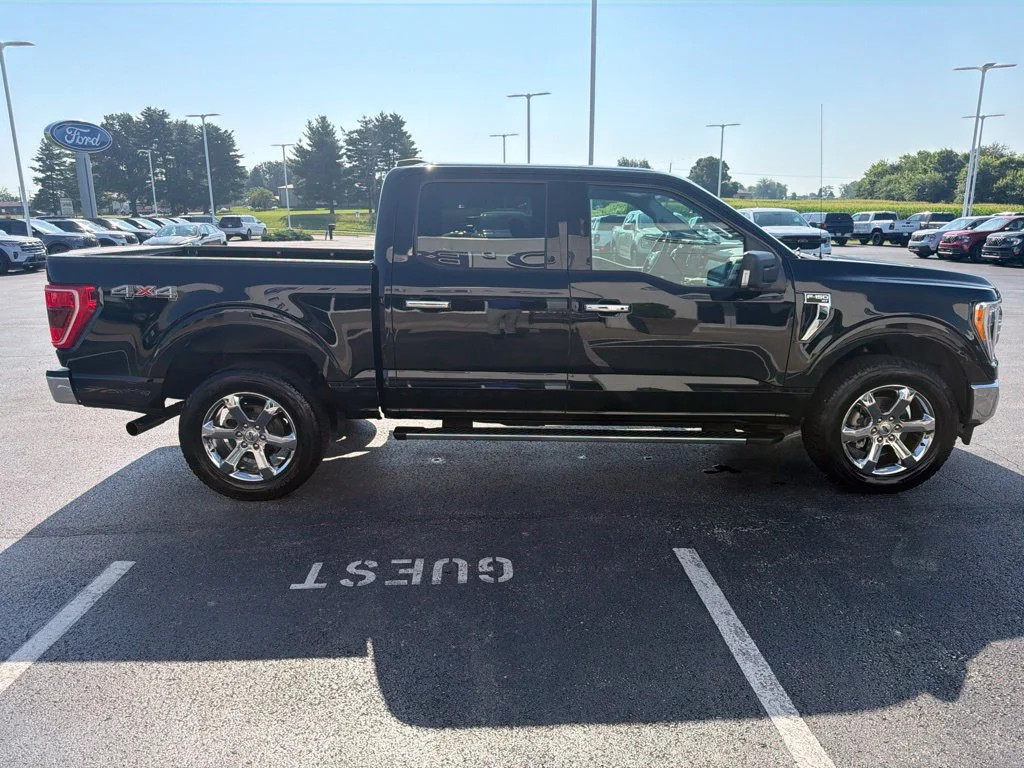Used 2021 Agate Black Metallic Ford XLT image 6