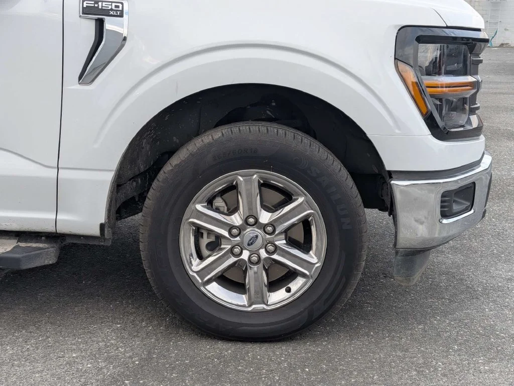Certified Used 2025 Oxford White Ford XLT image 11