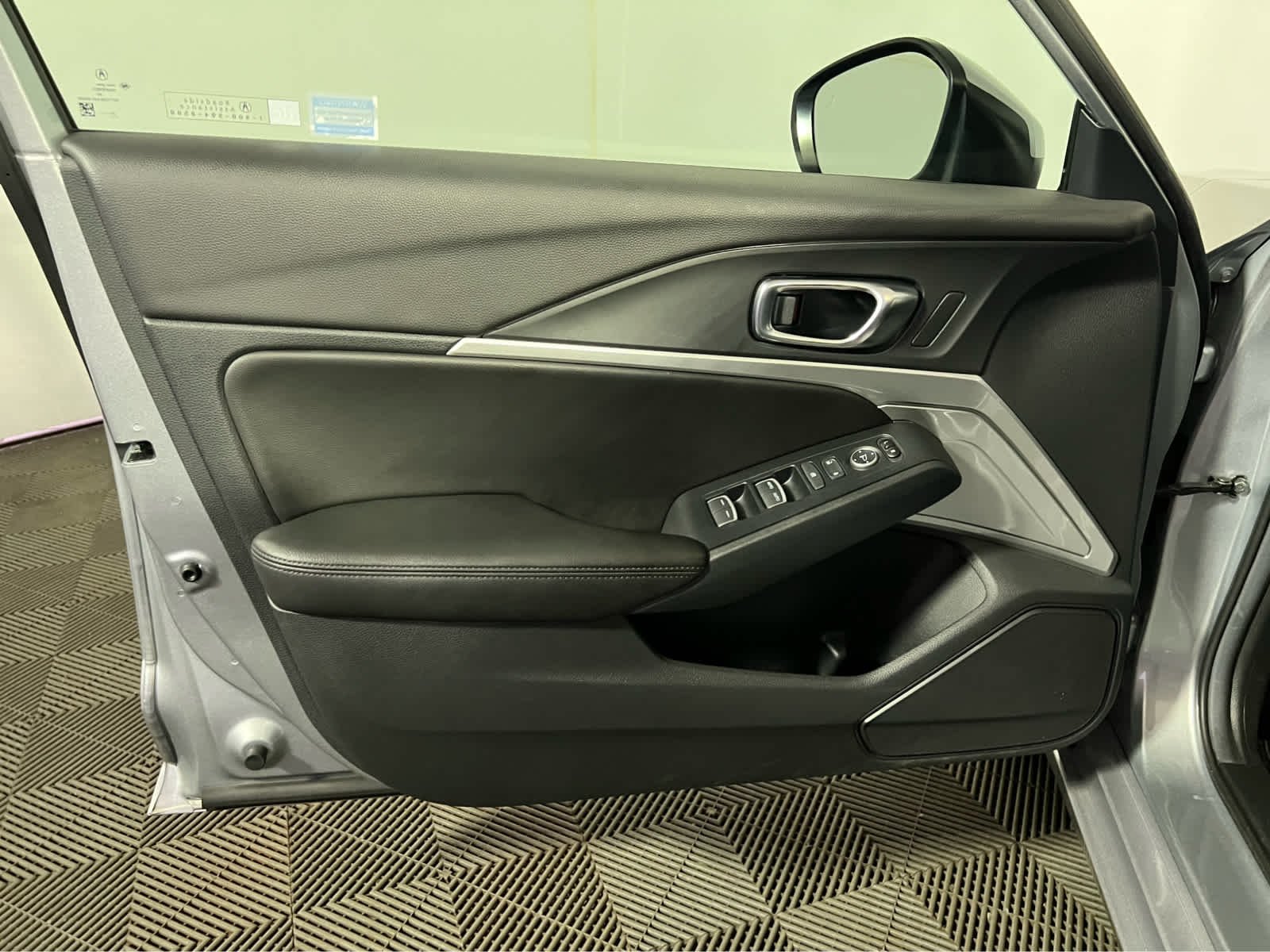 Certified Used 2025 Lunar Silver Metallic Acura INTEGRA image 23