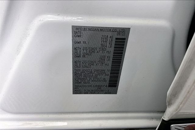 Used 2023 White Nissan Platinum image 17