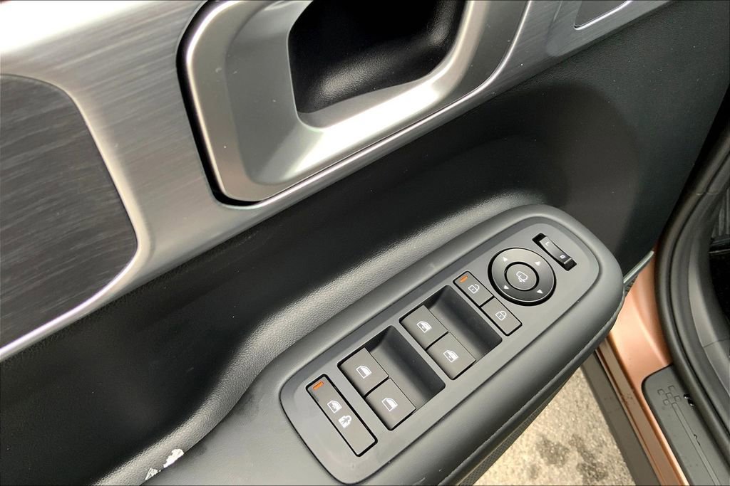 2025 Hyundai Santa Fe Limited - Photo 15