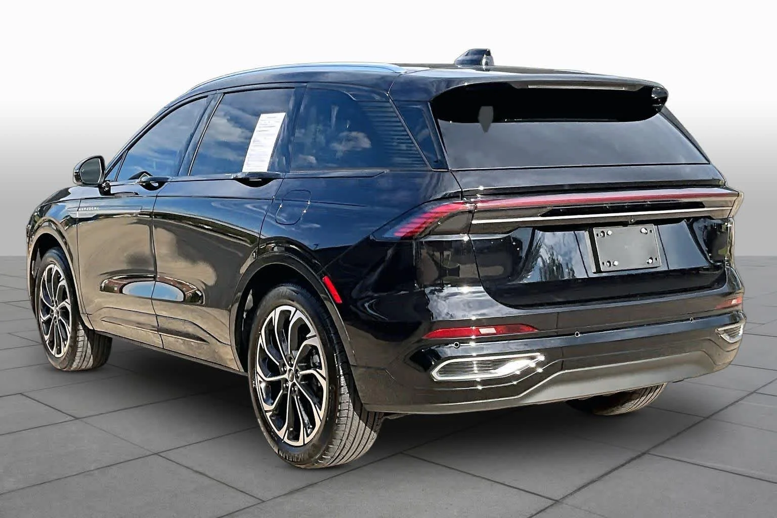 Used 2025 Infinite Black Metallic Clearcoat Lincoln Reserve image 12
