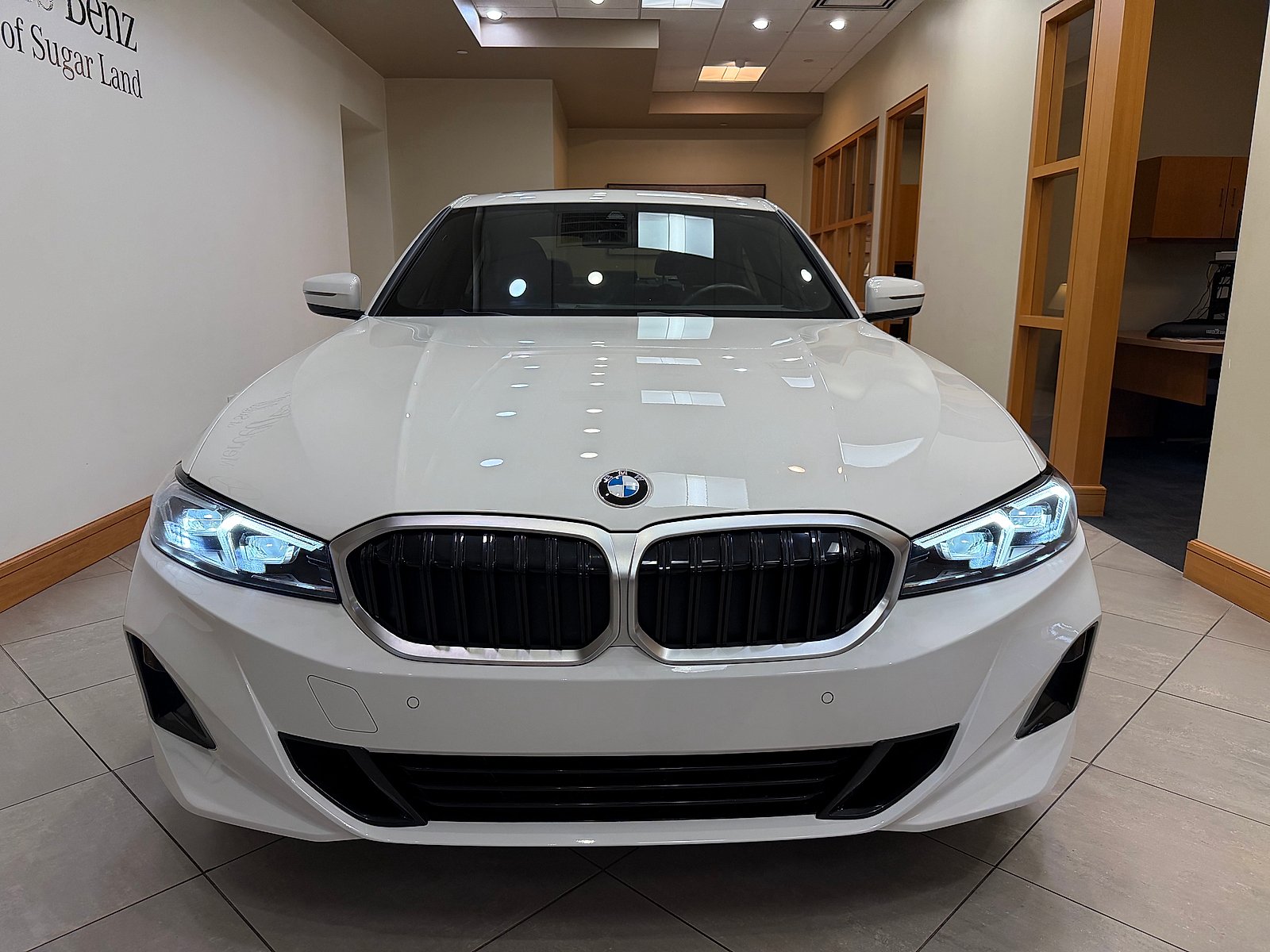 Used 2024  BMW  image 3