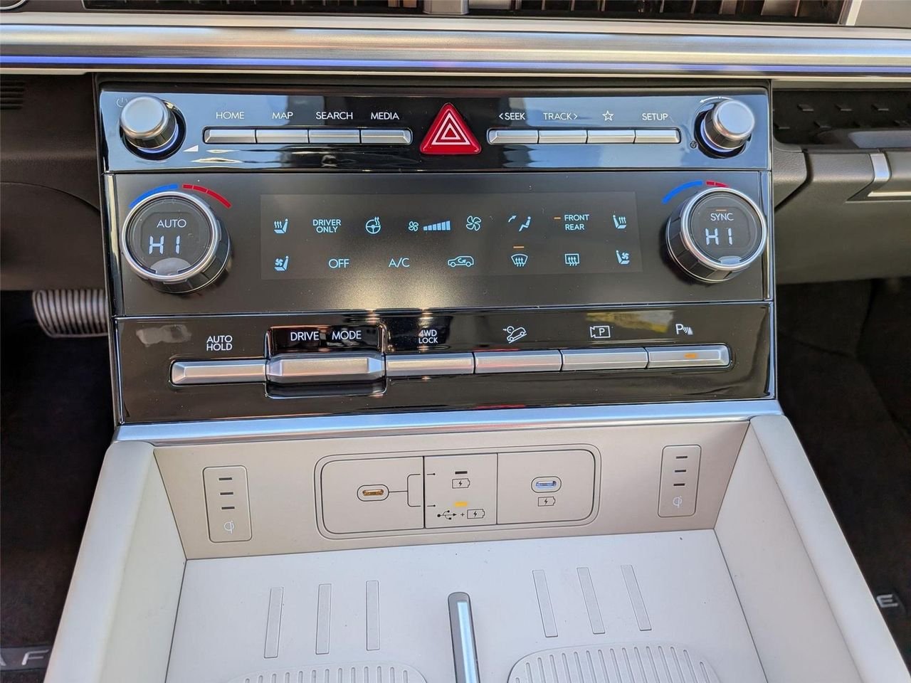 2026 Hyundai Santa Fe Limited - Photo 21
