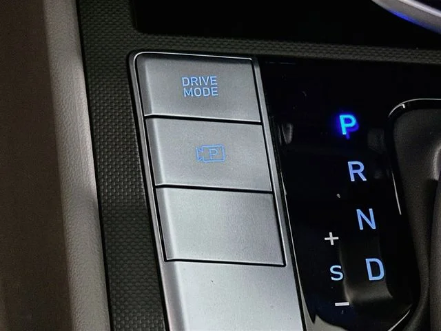 New 2026 Hyundai ELANTRA SE