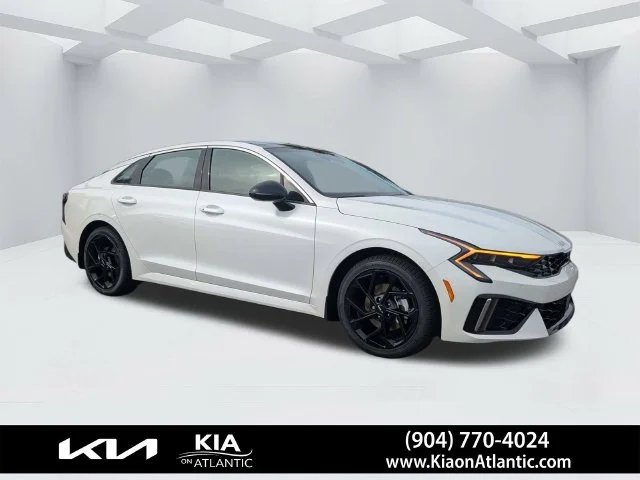 New 2027 Snow White Pearl Kia GT-Line image 2