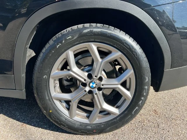 Used 2022 Black BMW xDrive30i image 20
