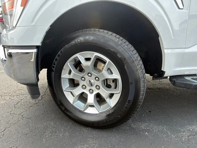 Used 2023 Oxford White Ford XLT image 2