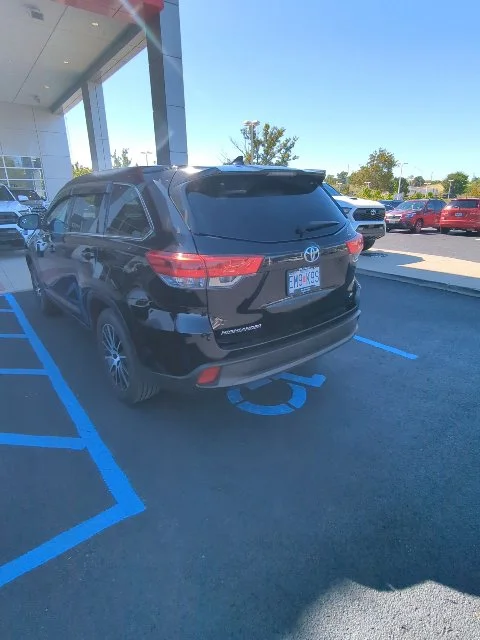 Used 2017 Black Toyota SE image 6