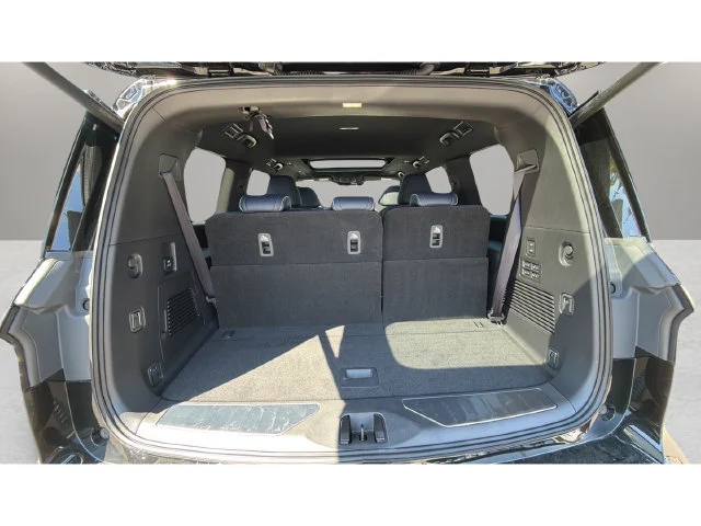 Used 2027 Black INFINITI SPORT image 32