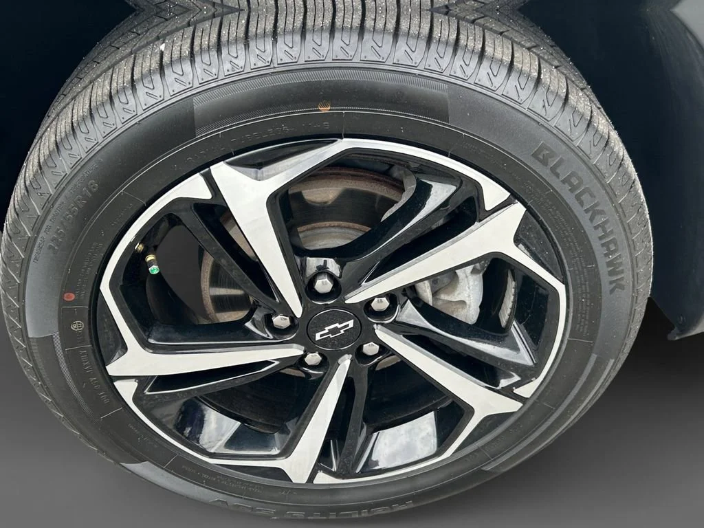 Used 2023 Mosaic Black Metallic Chevrolet RS image 15