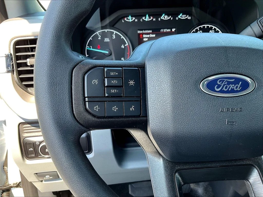 New 2026 Oxford White Ford F-450® XL image 19