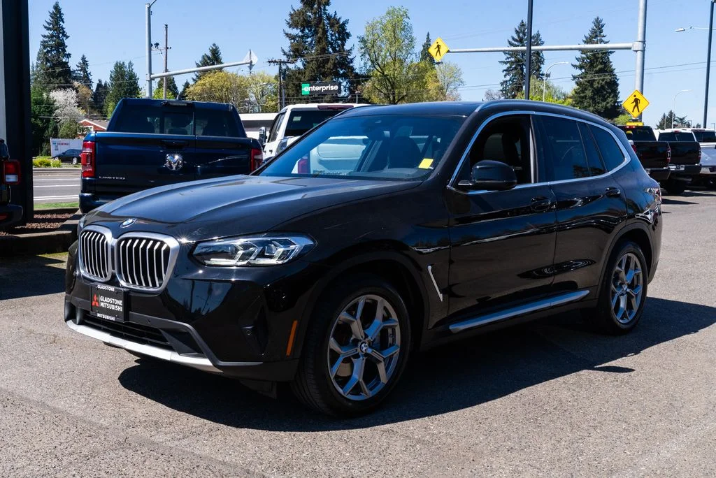 Used 2023 Black BMW xDrive30i image 3