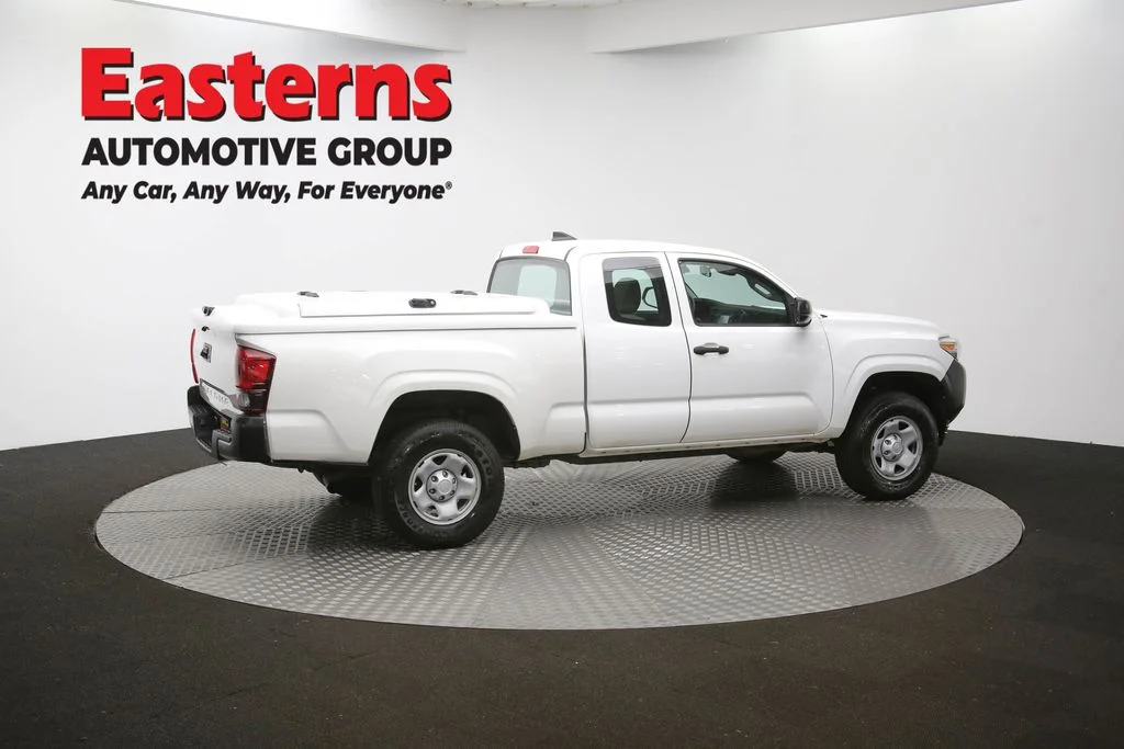 Used 2018 White Toyota SR image 40