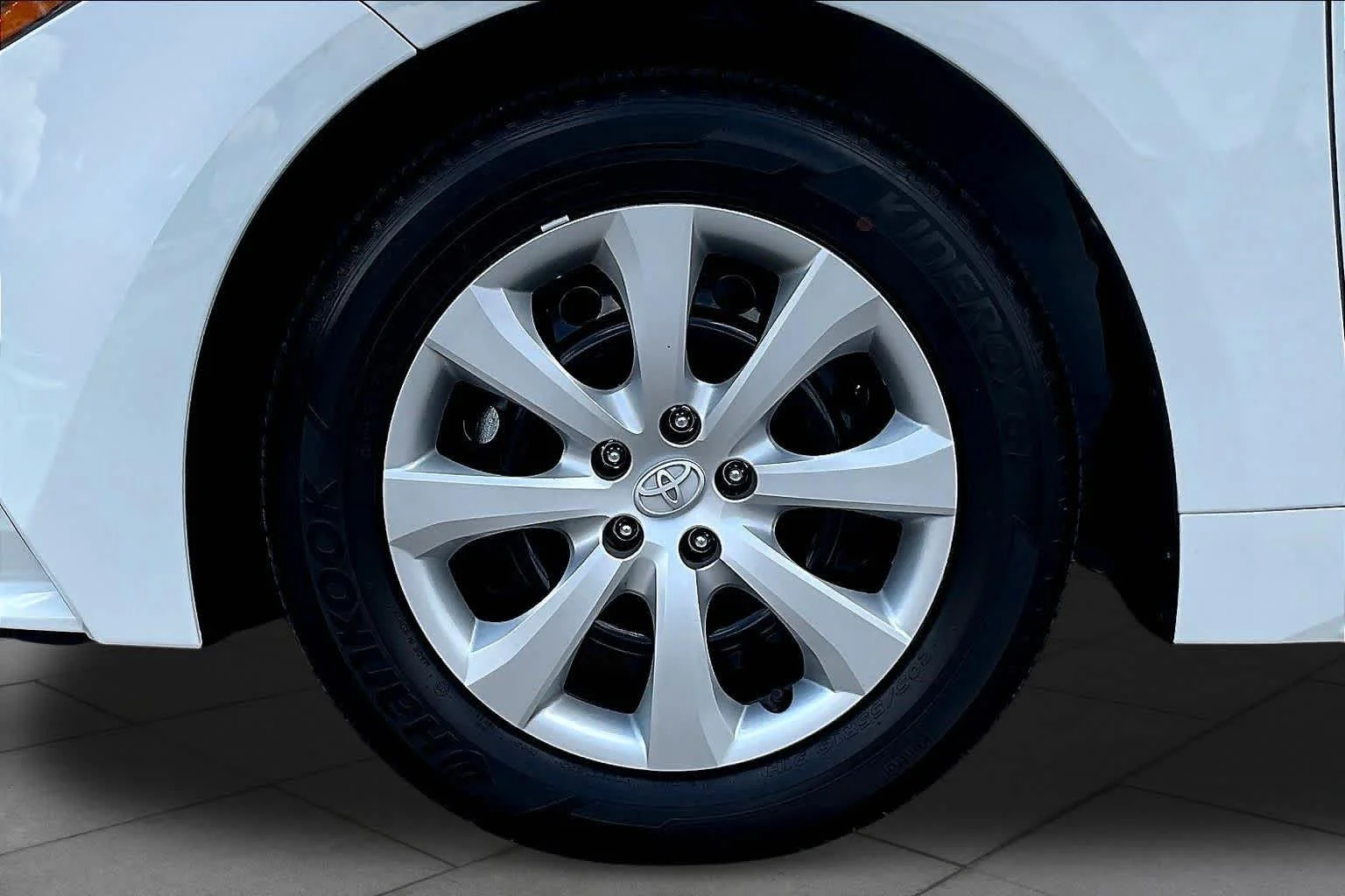Used 2026 Ice Cap Toyota LE image 11