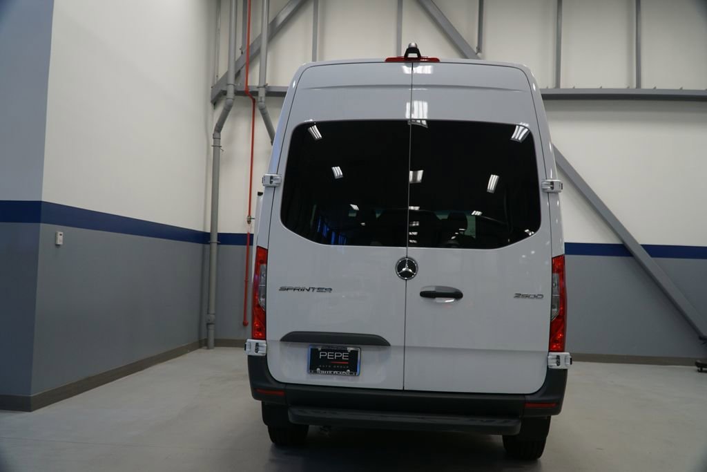 2025 Mercedes-Benz Sprinter Crew Van Base - Photo 19