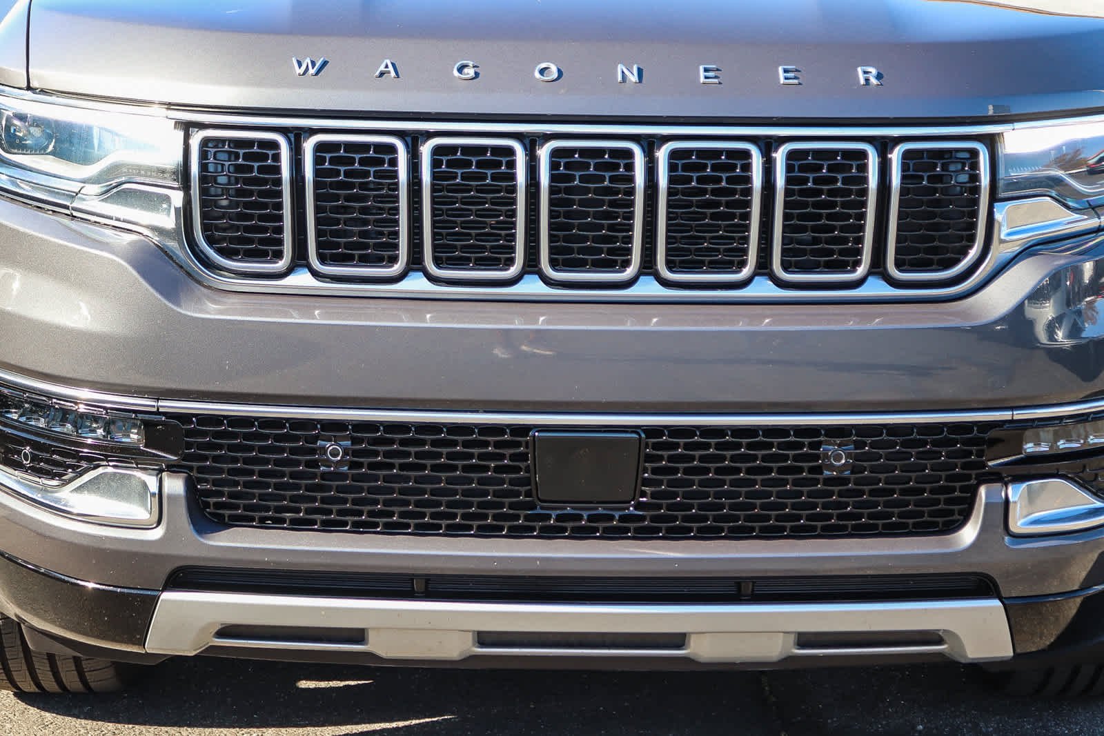 Used 2024 Baltic Gray Metallic Clearcoat Jeep Series II image 8