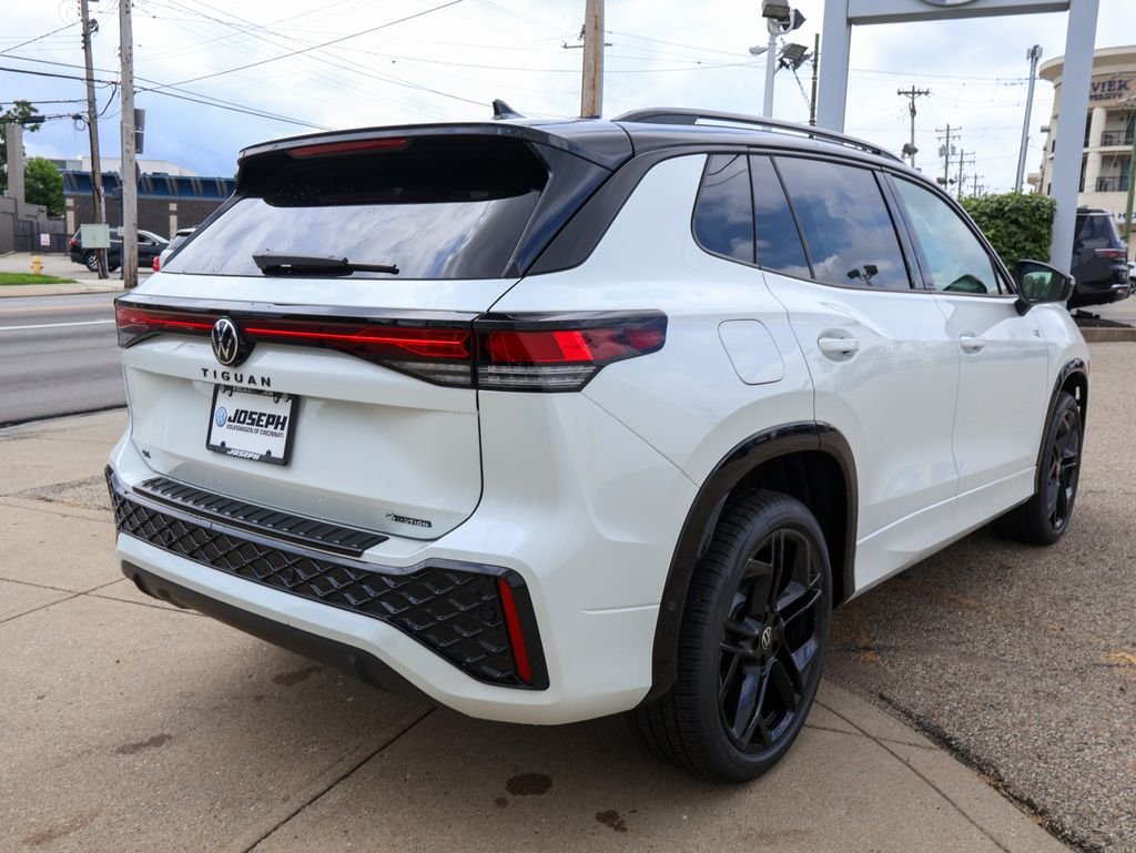 New 2026 White Volkswagen 2.0T SE R-Line Black image 5