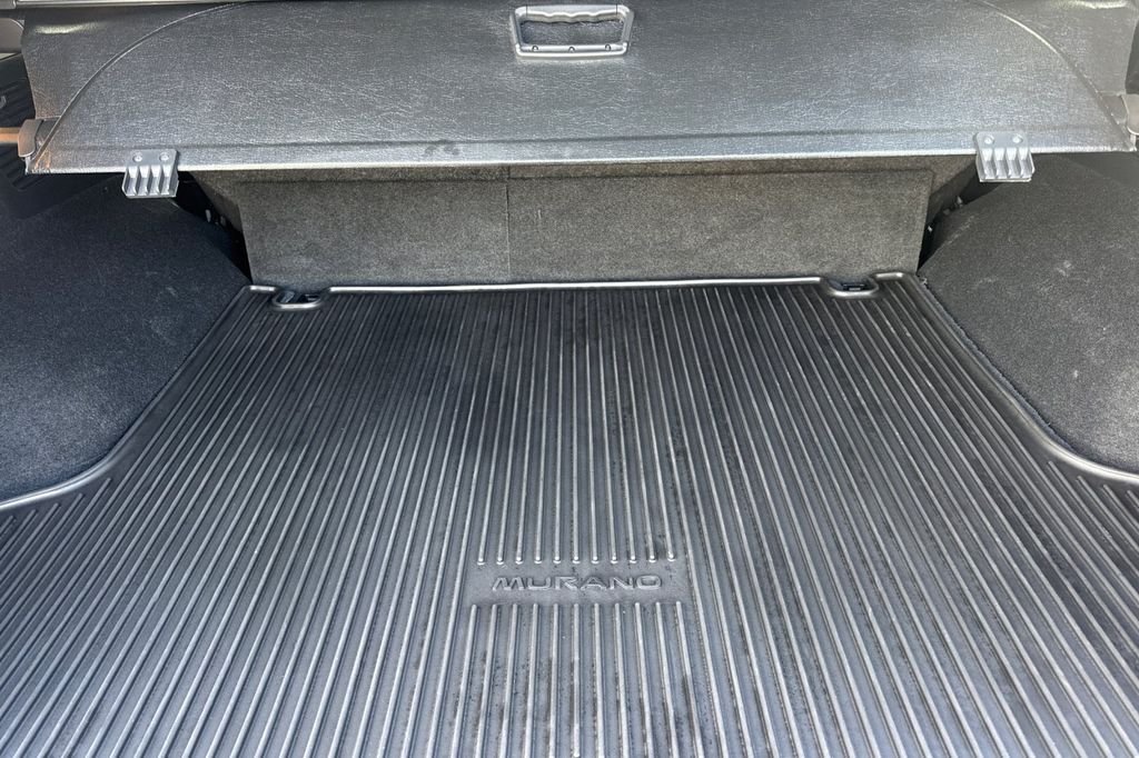 Used 2023 Silver Nissan Platinum image 16