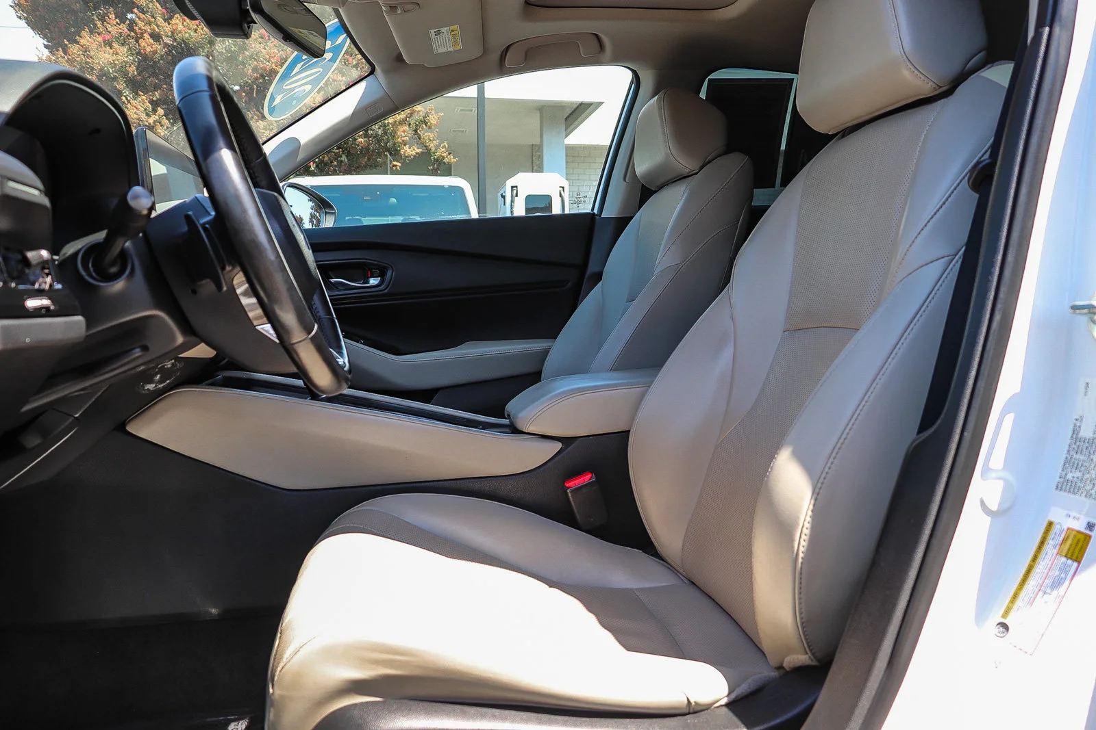 Used 2025 Platinum White Pearl Honda Touring image 22
