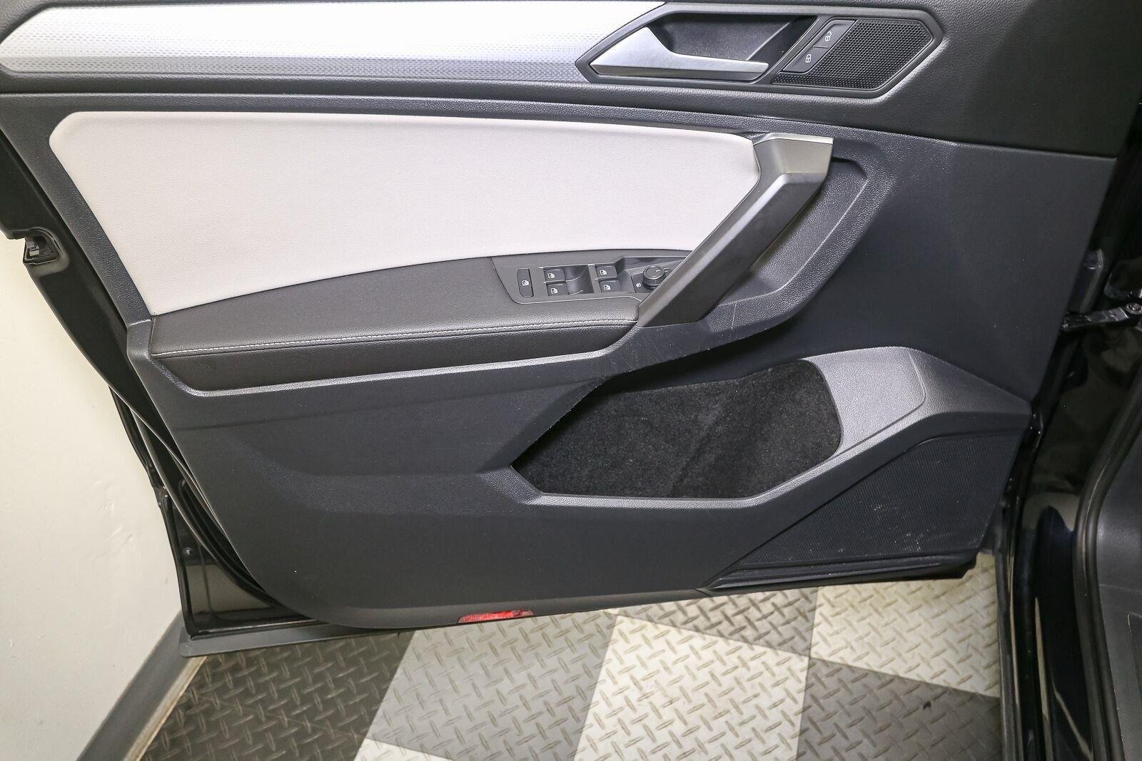 Used 2022 Deep Black Pearl Volkswagen S image 38