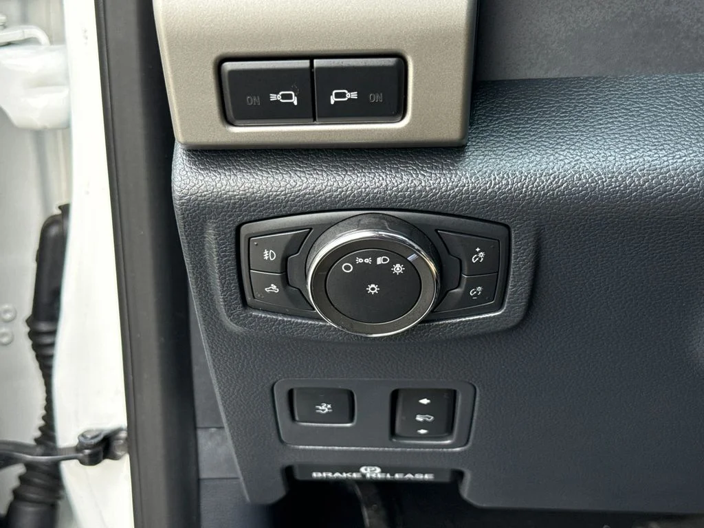 Certified Used 2022 White Ford Lariat image 14